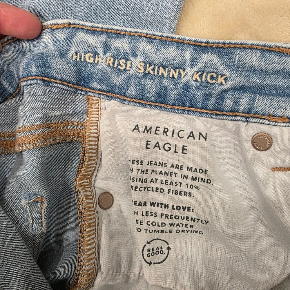 American Eagle High Rise Skinny Kick Jeans Size 2 Distressed Ripped Blue